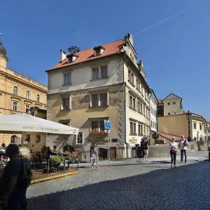 https://u-tri-pstrosu.praguehotelsweb.com